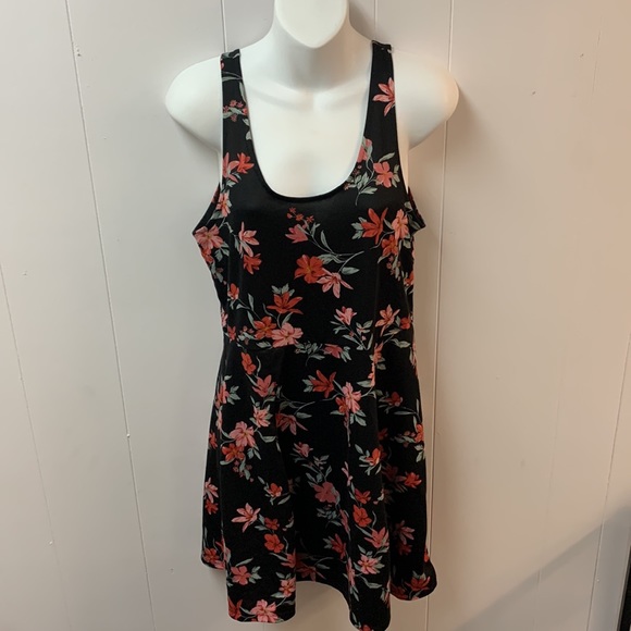 Divided - dress - ac - Picture 4 of 7